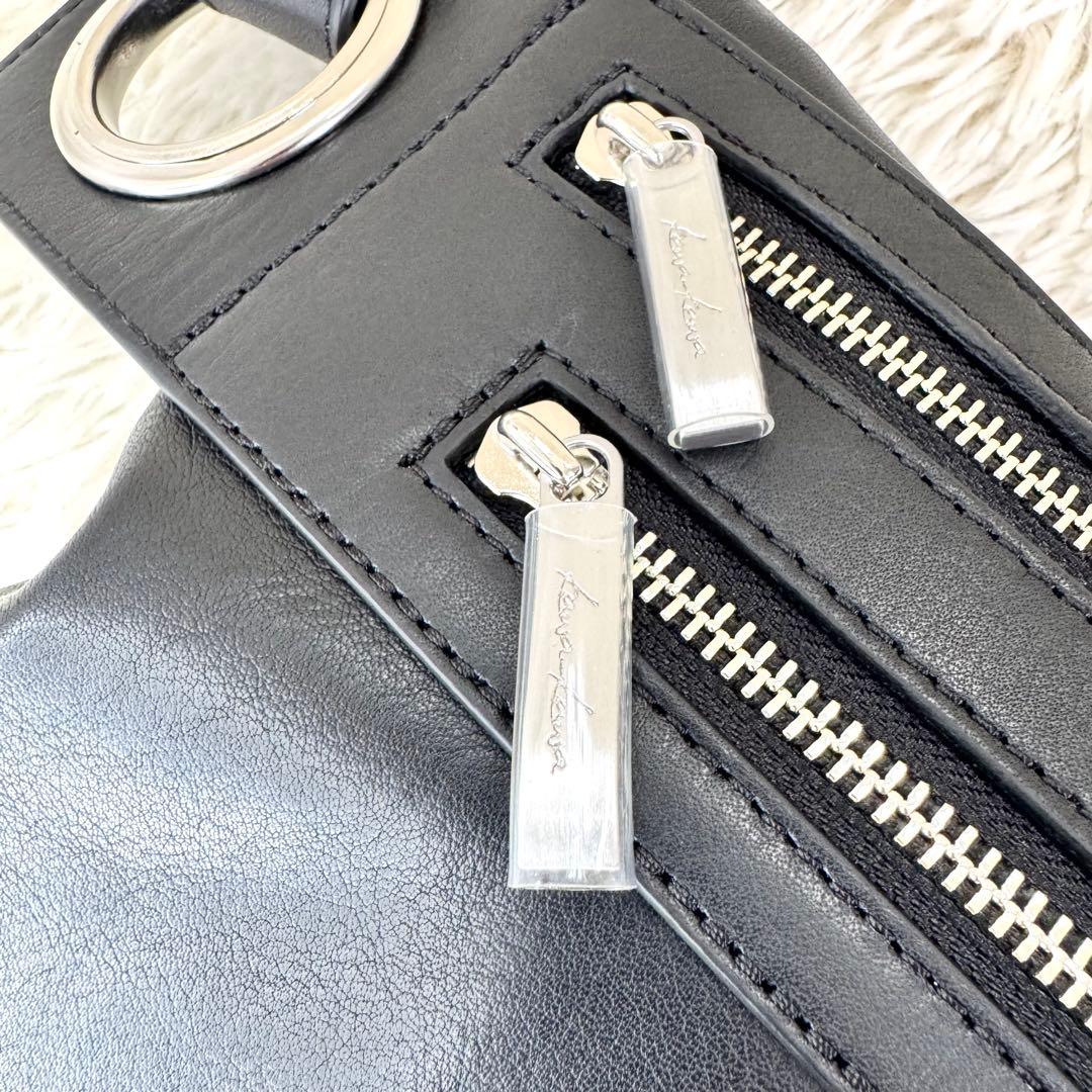 美品 kawa-kawaカワカワ ハトメ ボディバッグ ショルダー レザー 黒