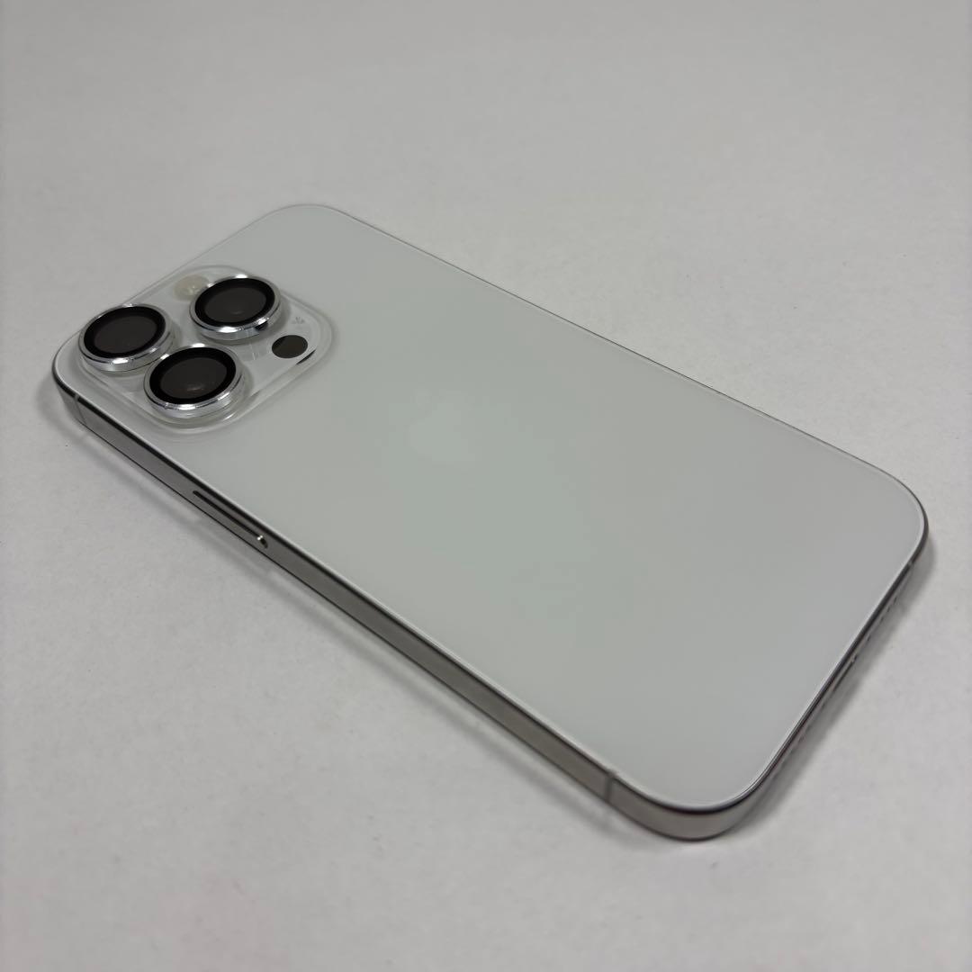 Apple iPhone 15 Pro ホワイトチタニウム　128GB本体