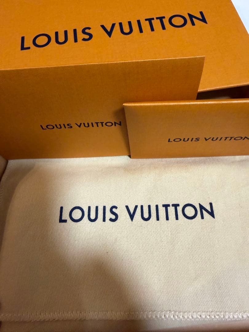 ルイヴィトン iPhone15pro フォリオ スマホケース