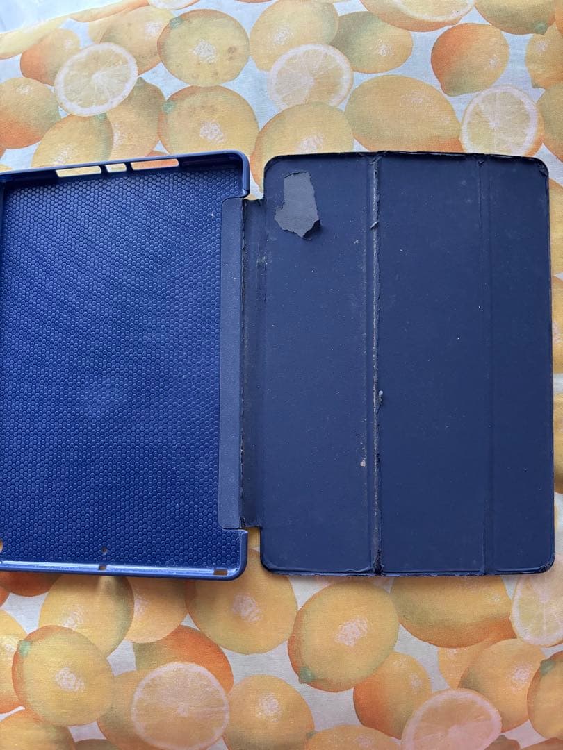 Apple iPad 第7世代 32GB スペースグレー カバー、充電器つき