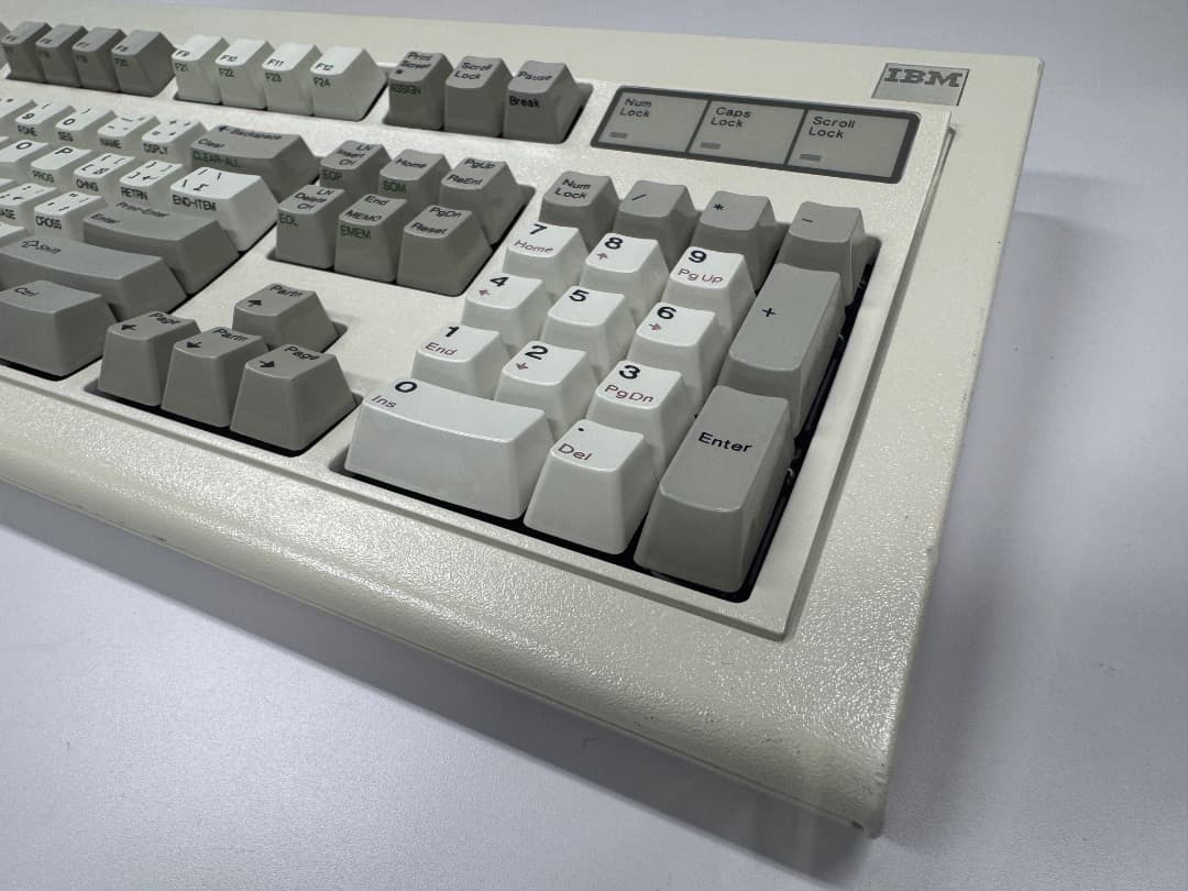 IBM Model M 1390131 バックリングスプリングキーボード