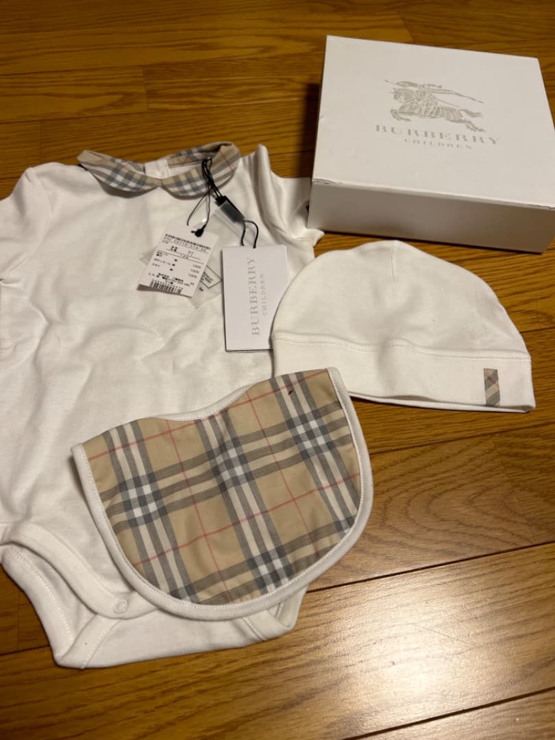 新品タグ付き　バーバリー　ベビー　3点セット箱付き　お祝い