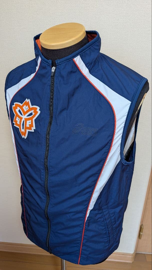 つ*な様 asics 日本体育大学 (駅伝部) ベスト　ネイビー ナイロンベスト