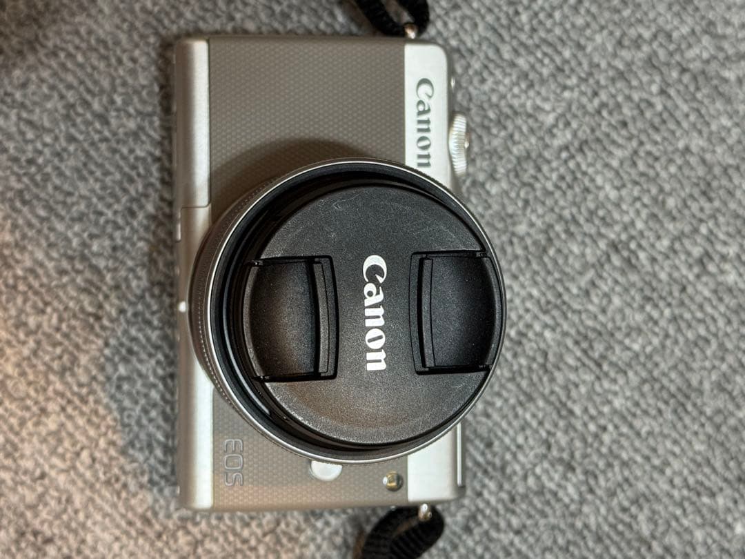 Canon デジタル一眼レフカメラ レンズ2本付き　EOSM100 WZKGY