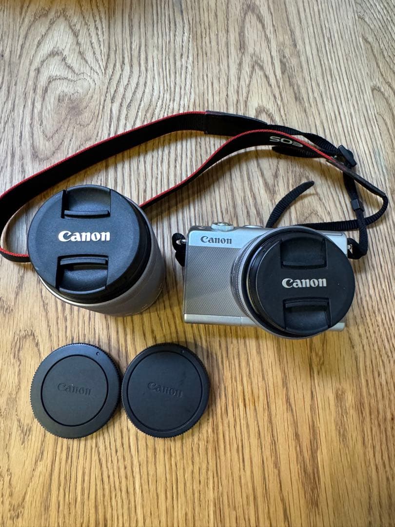 Canon デジタル一眼レフカメラ レンズ2本付き　EOSM100 WZKGY