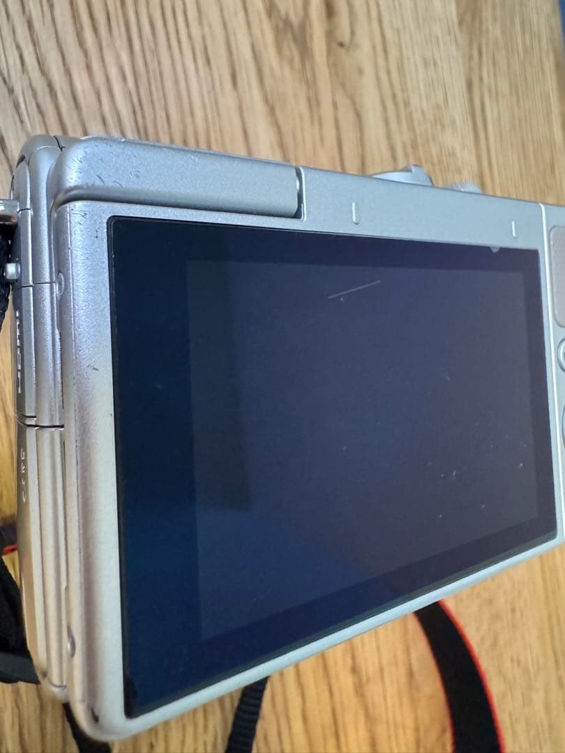 Canon デジタル一眼レフカメラ レンズ2本付き　EOSM100 WZKGY