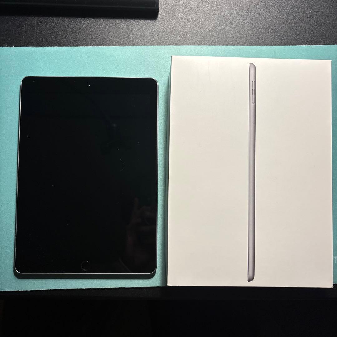 iPad 第6世代　Wi-Fiモデル　32GB