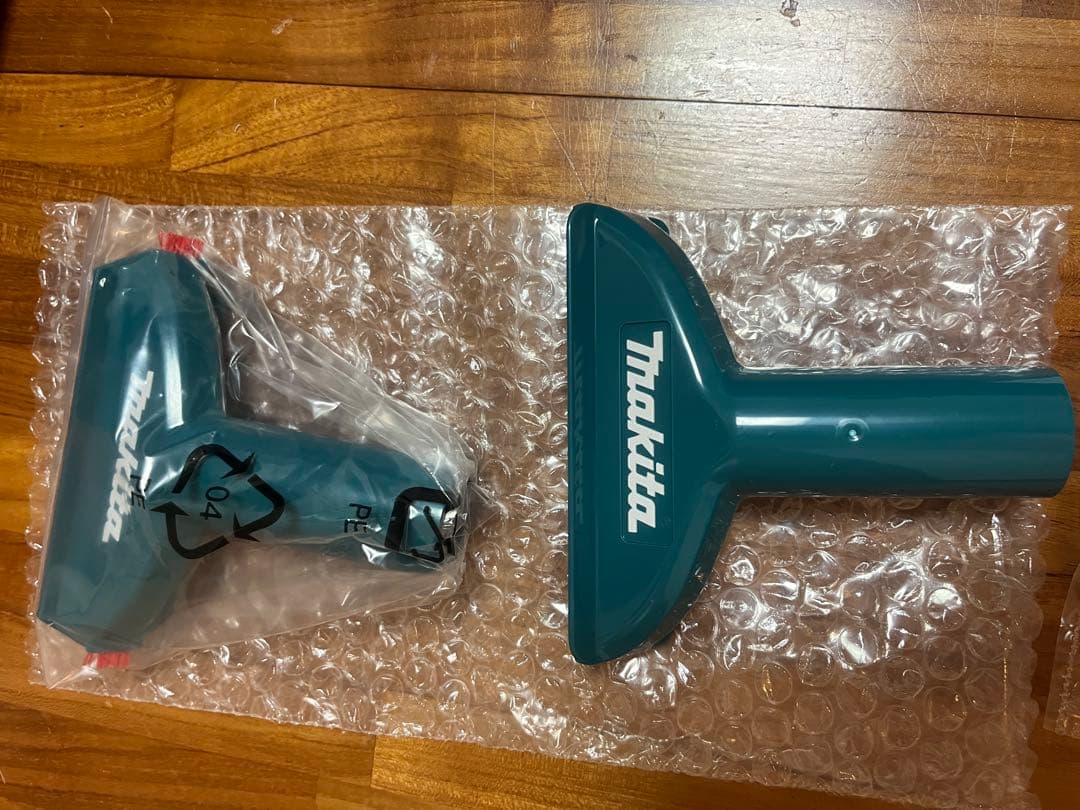 マキタ　充電式クリーナー　CL184D