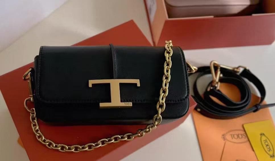 TOD'S ブラックショルダーバッグ **21*10cm**