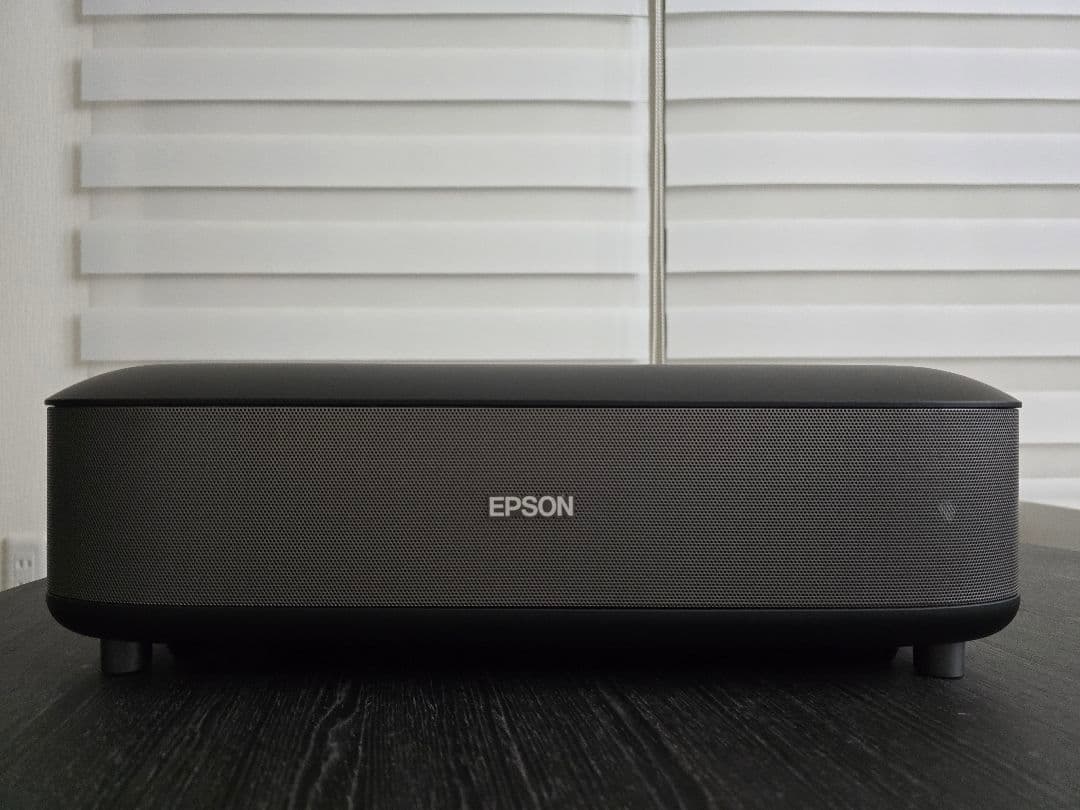 EPSON EH-LS650B プロジェクター本体