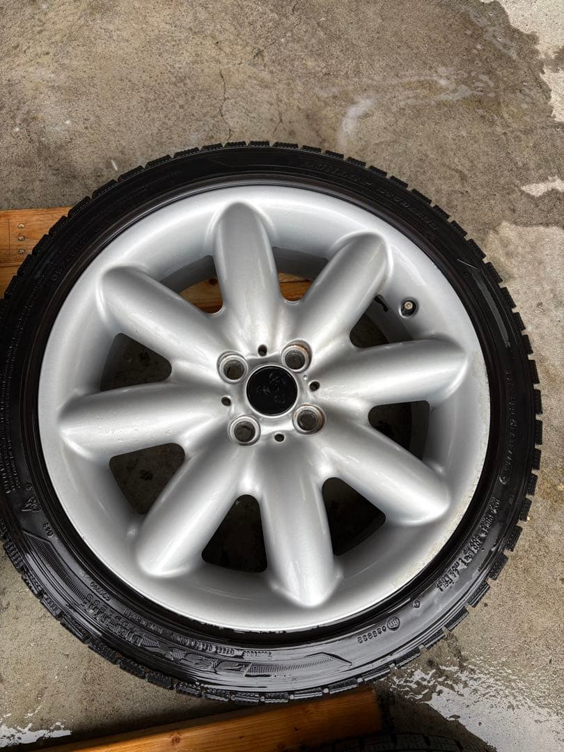 シルバー ホイール　スタッドレスタイヤ 4本セット