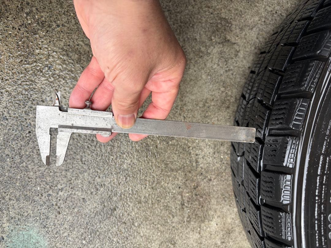 シルバー ホイール　スタッドレスタイヤ 4本セット