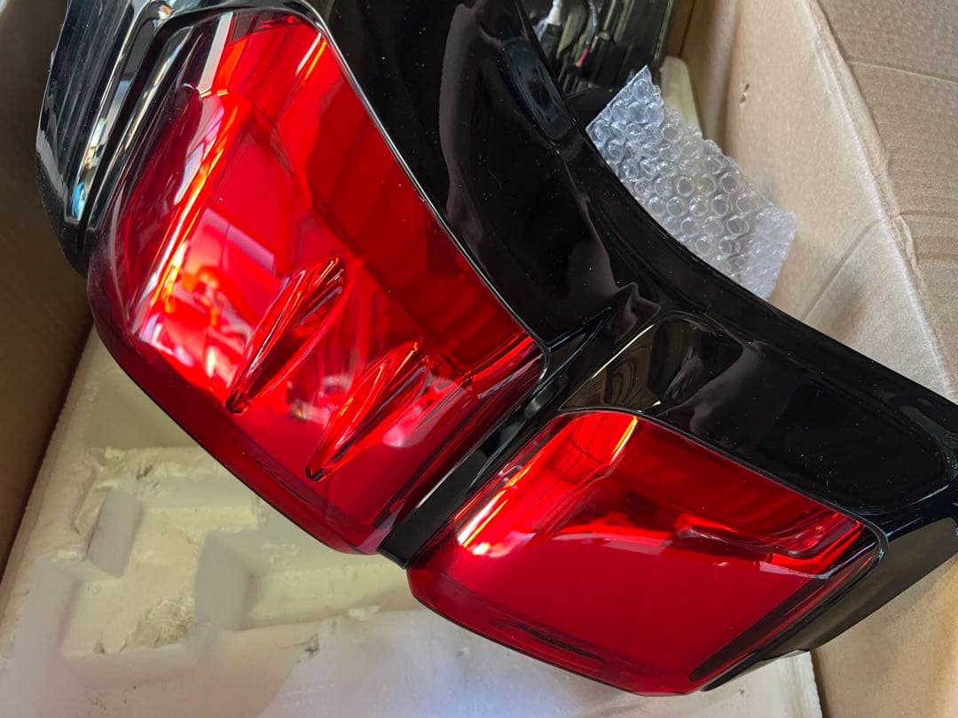 【今年中】ランドクルーザープラド150系 社外テールランプ