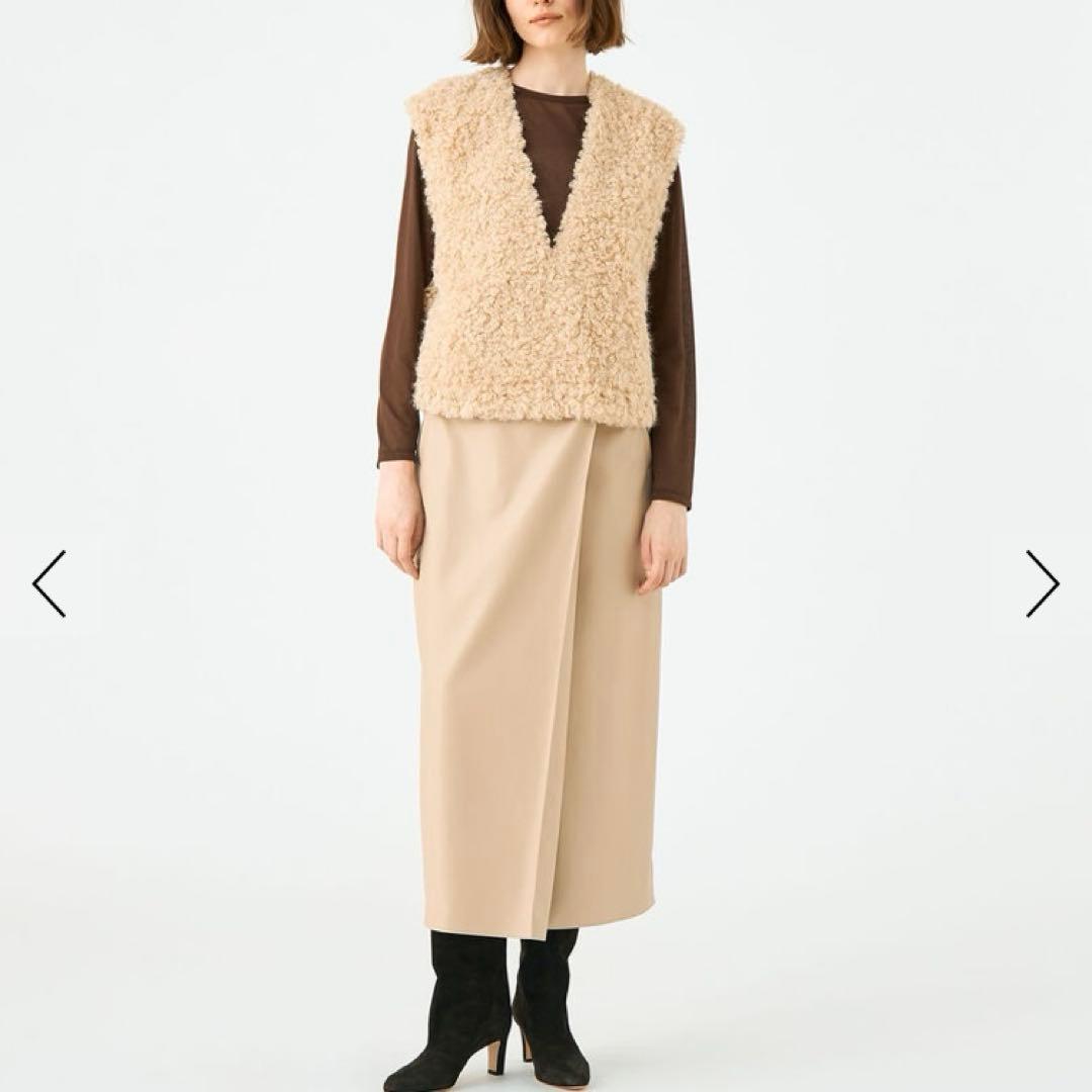 新品未使用トゥモローランドボールジィ ミックスファー Vネックベスト ベージュ