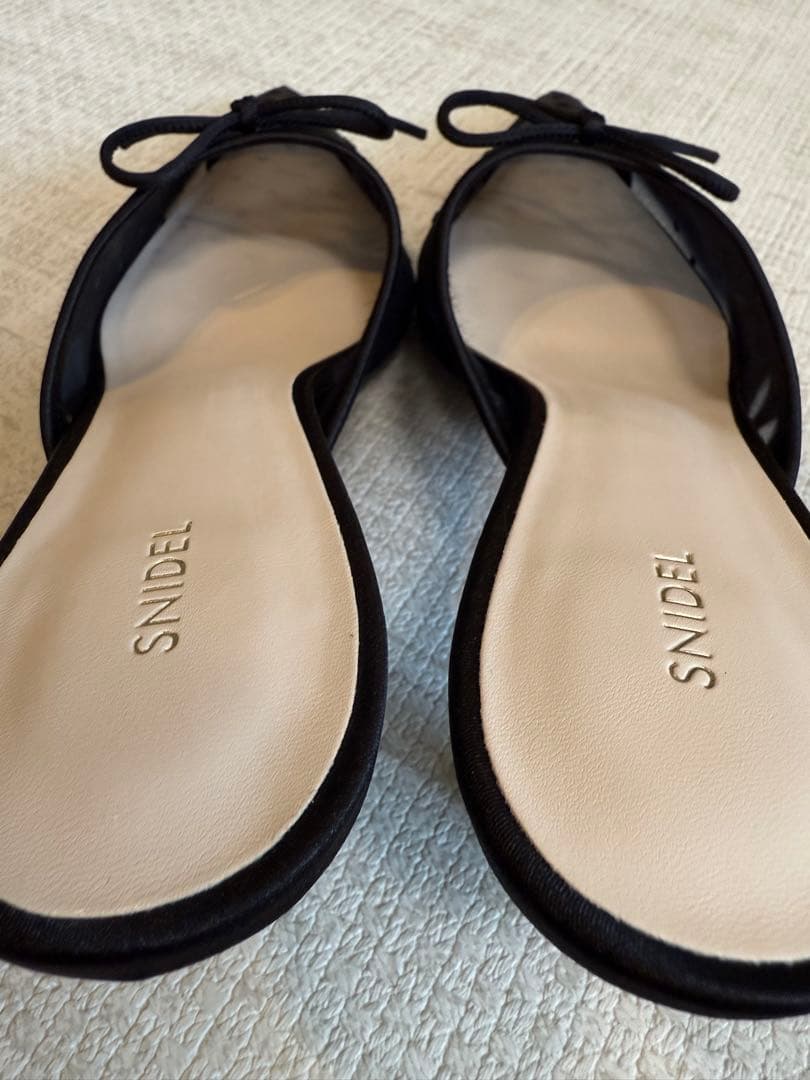 **超美品** SNIDEL スナイデル ドットチュールリボンミュール ブラック