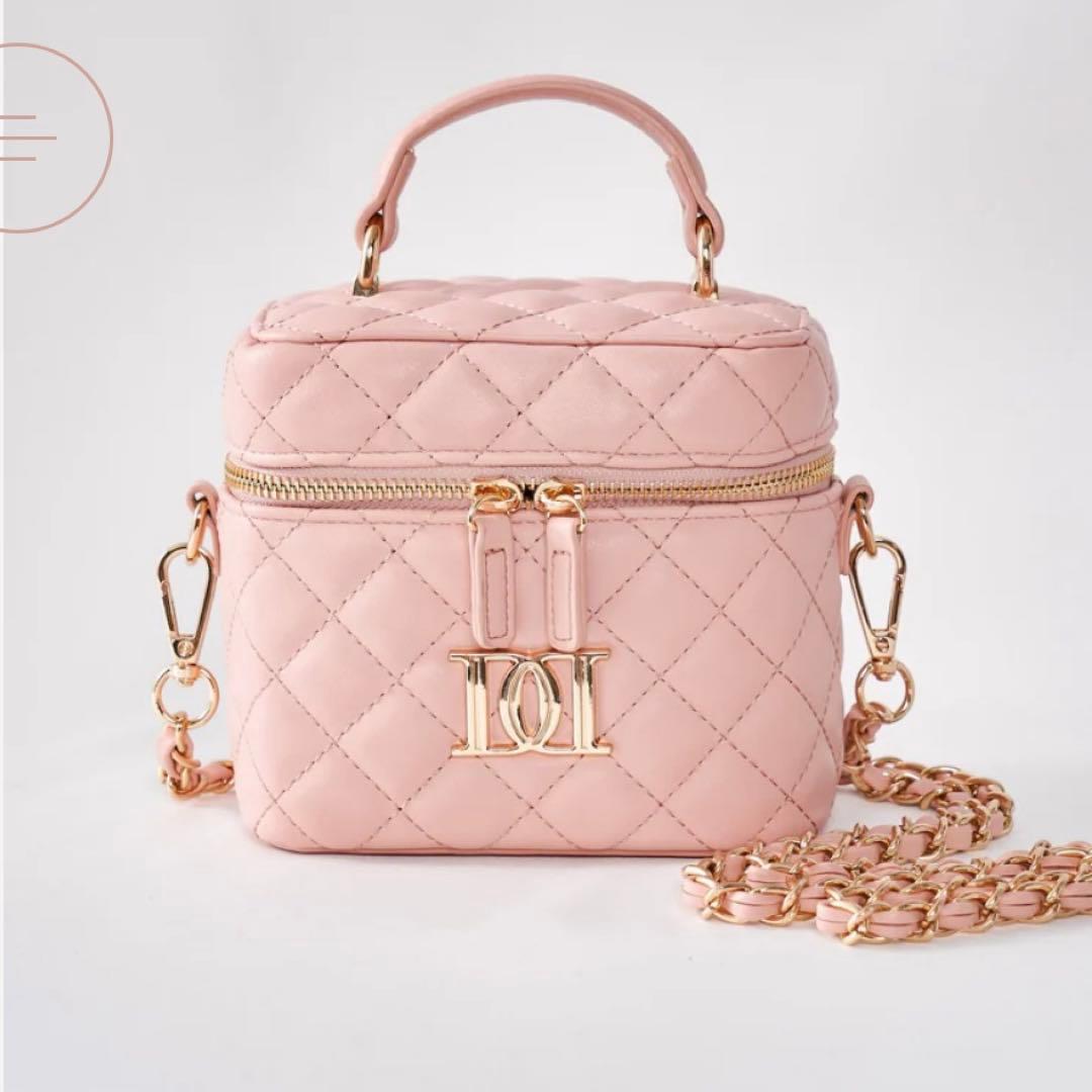 【ゴールドパーツ】キルティングスクエアミニバッグ