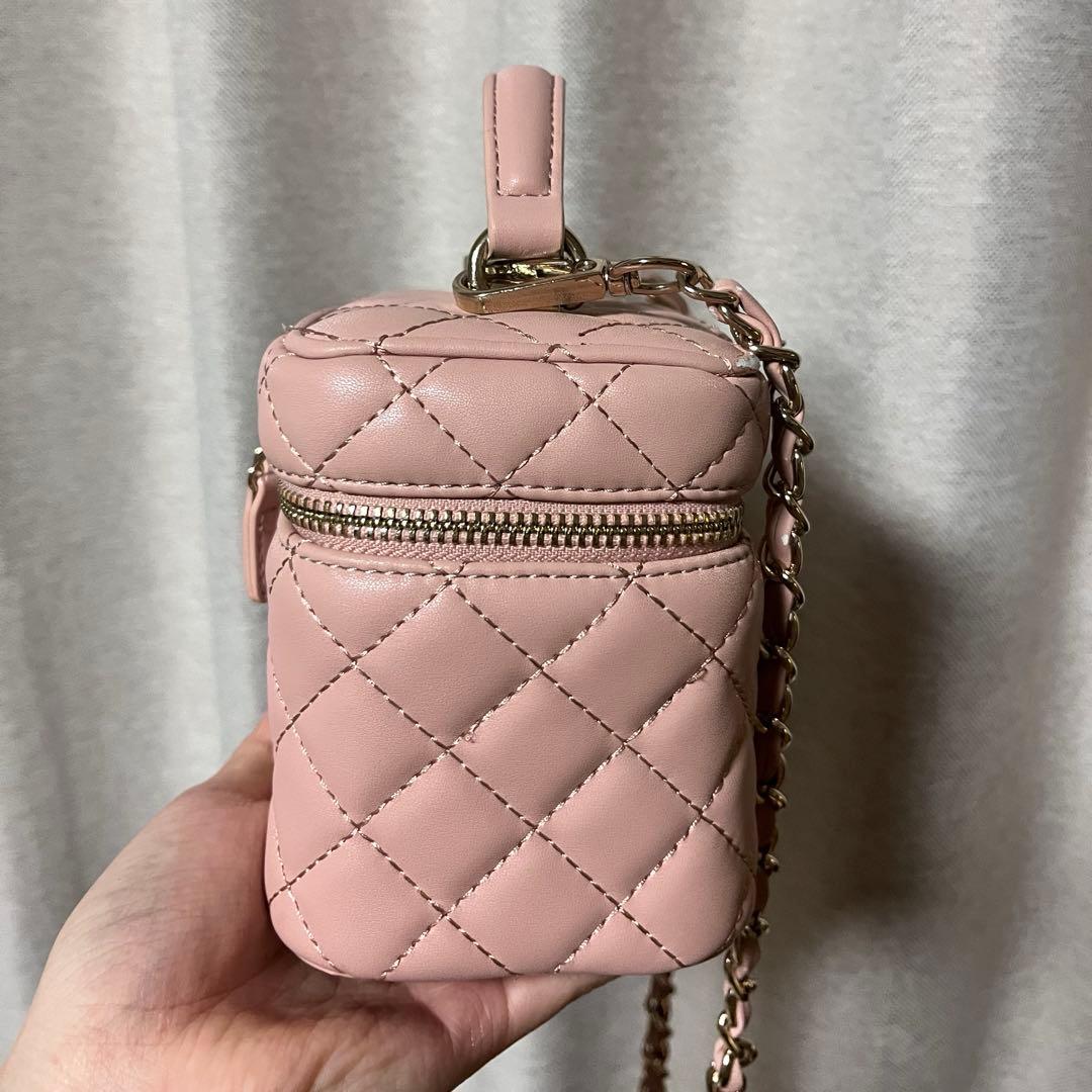 【ゴールドパーツ】キルティングスクエアミニバッグ