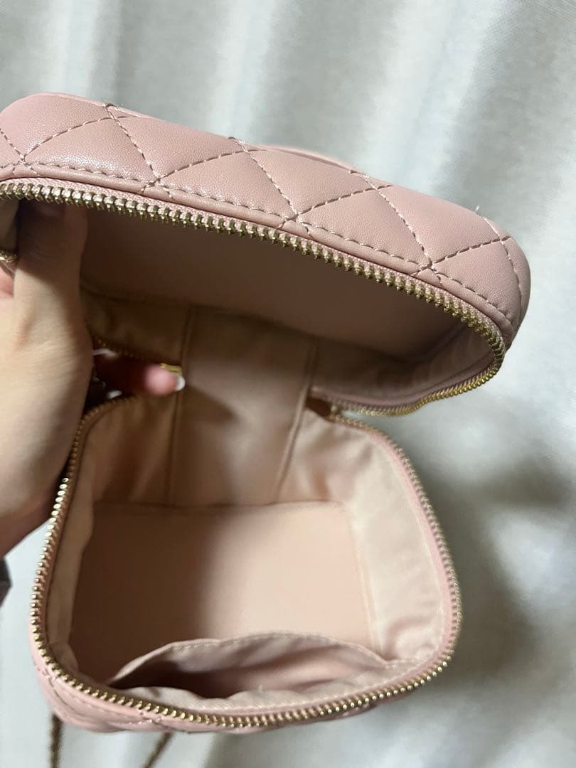 【ゴールドパーツ】キルティングスクエアミニバッグ