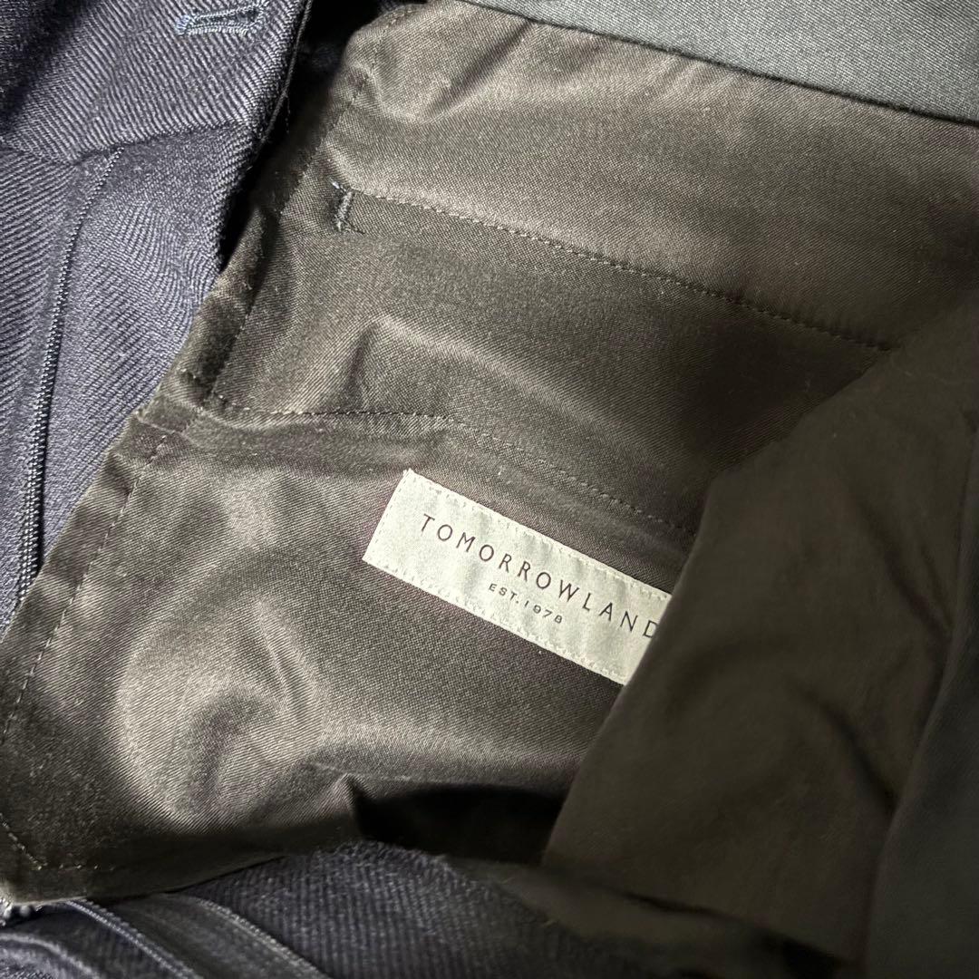 TOMORROWLANDネイビー 2プリーツサイドアジャスターパンツ