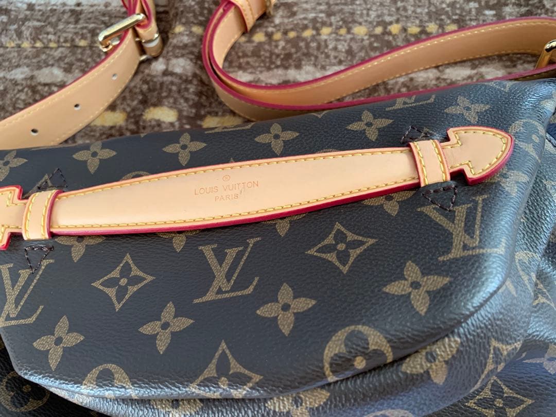 LOUIS VUITTON ショルダーバッグ