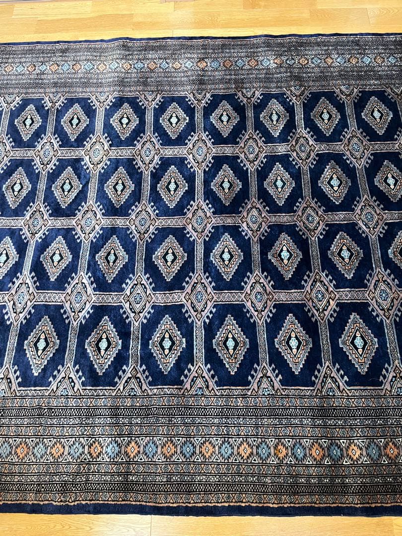 パキスタン絨毯　大判　約280センチ×188センチ　ウール　手織り