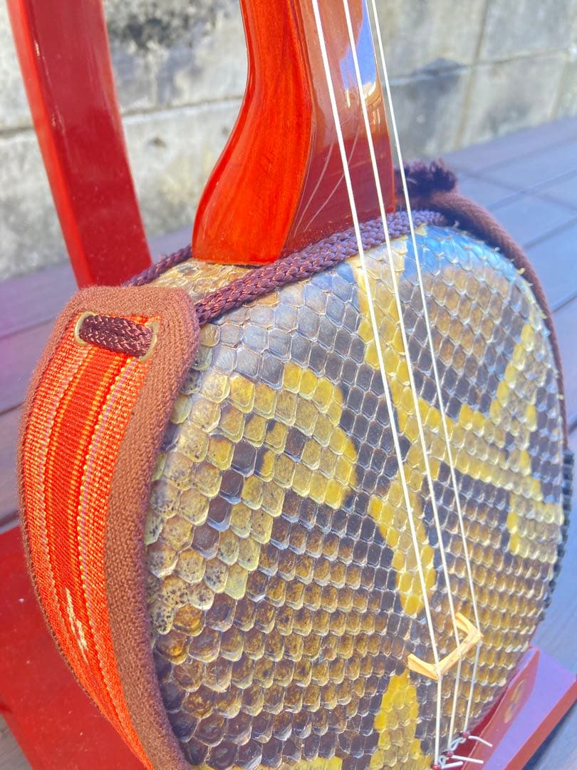 て*や様 三線　本皮　ゆし木　ユナー