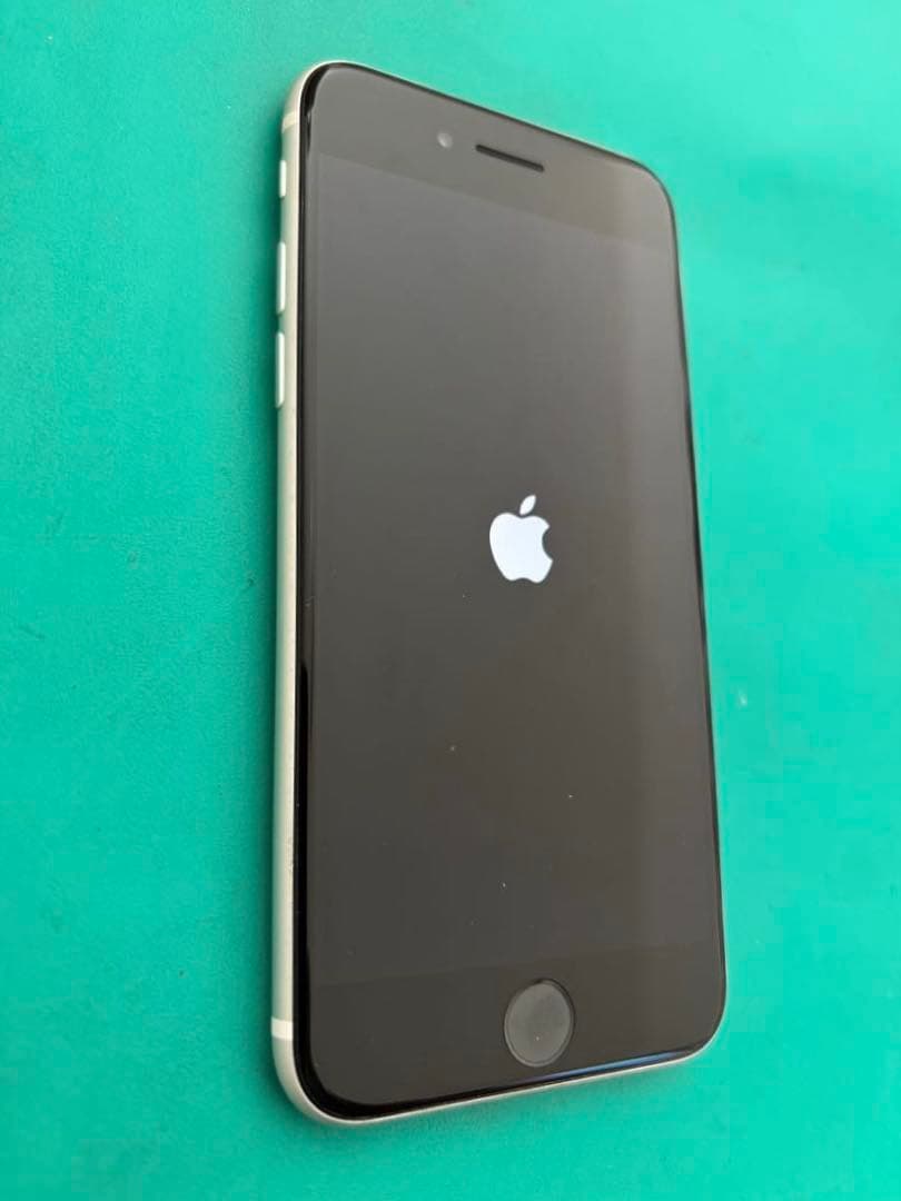 Apple iPhone SE (第2世代) ホワイト SIMフリー