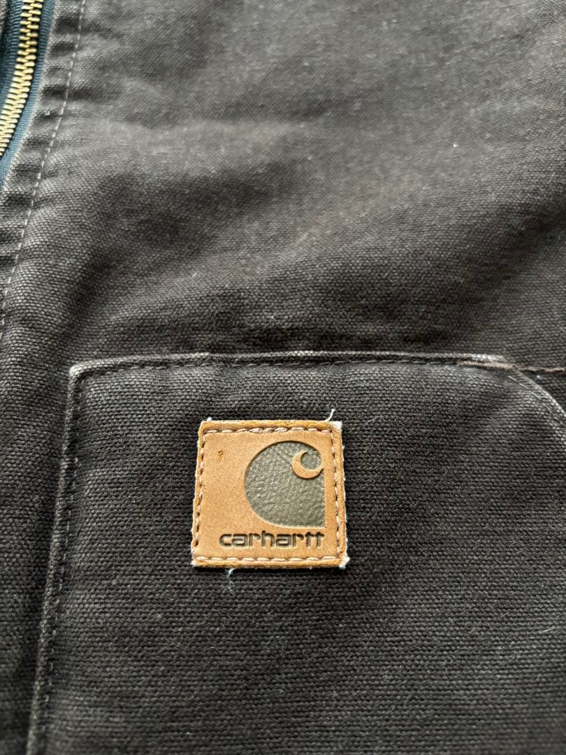 カーハート　ダックベスト　V02 DKB ブラウン　Mサイズ　サイズ感◎