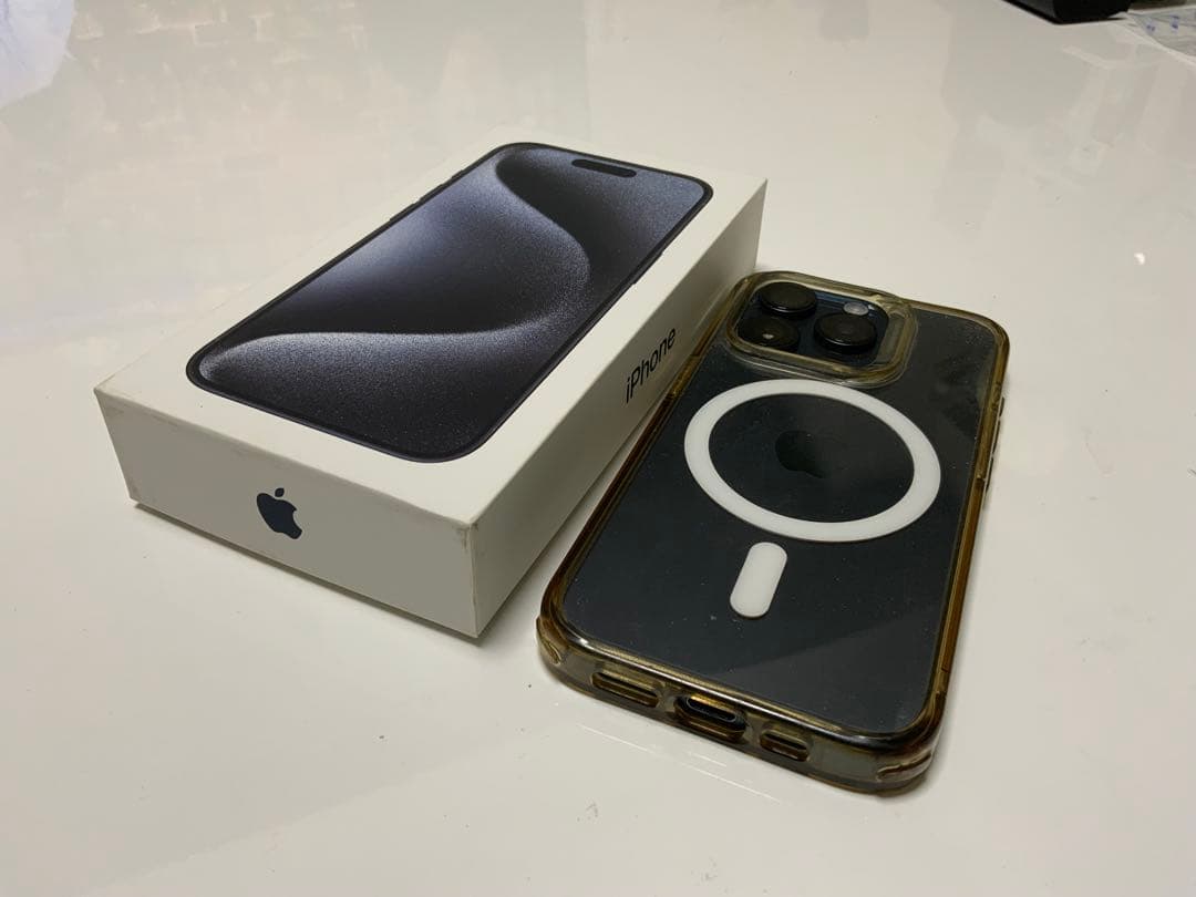 Apple iPhone 15 Pro (256 GB) - ブルーチタニウム