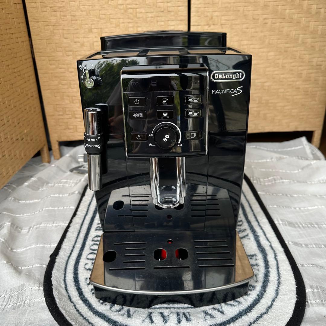 【美品・半年使用】De’Longhi デロンギ マグニフィカSエスプレッソマシン