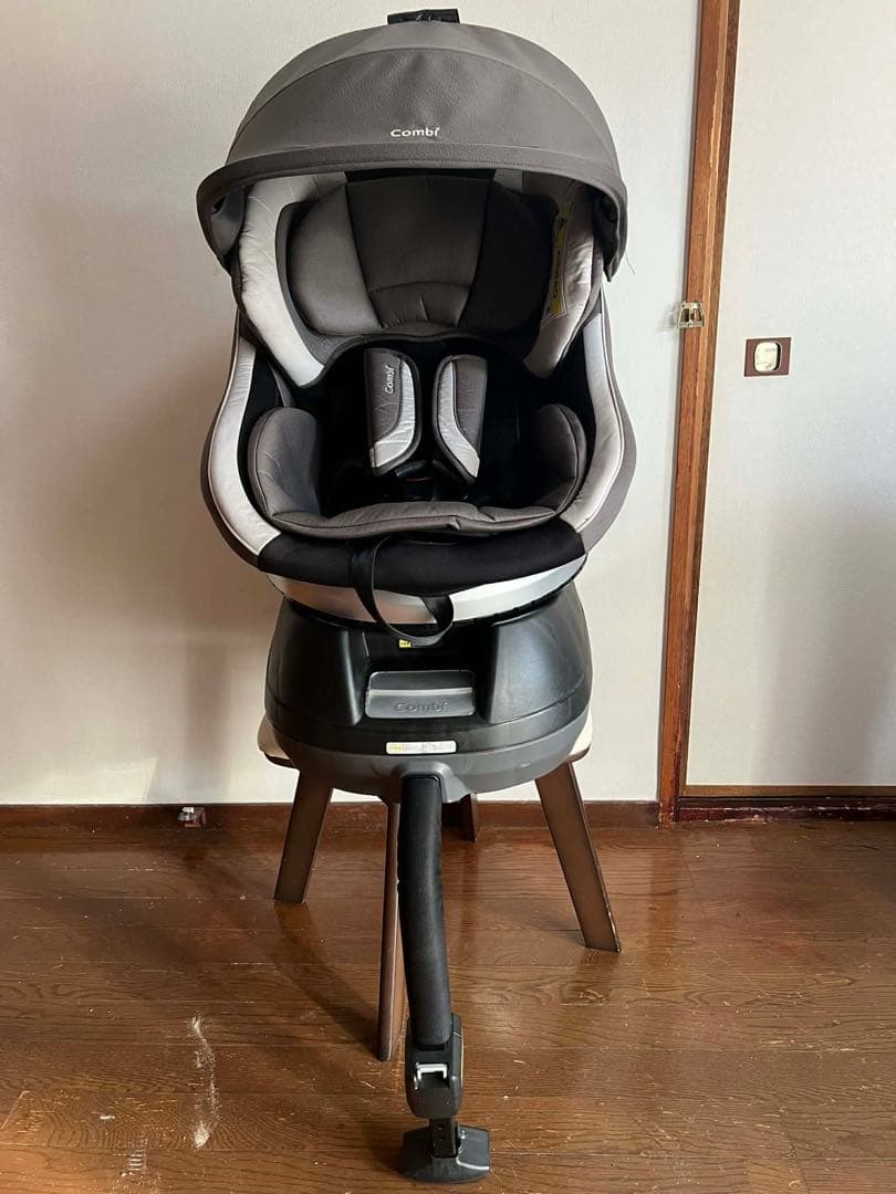 あ*や様 チャイルドシート（新生児～4歳用）コンビ