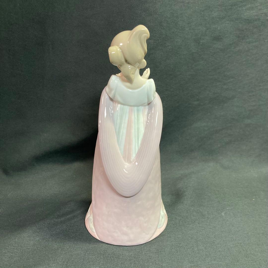 絶版【美品】リヤドロ LLADRO 8151 花束を抱えて