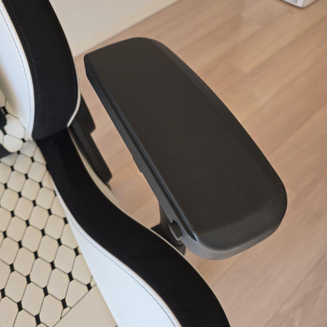 送料込 noblechairs EPIC 高品質チェア ramomushi