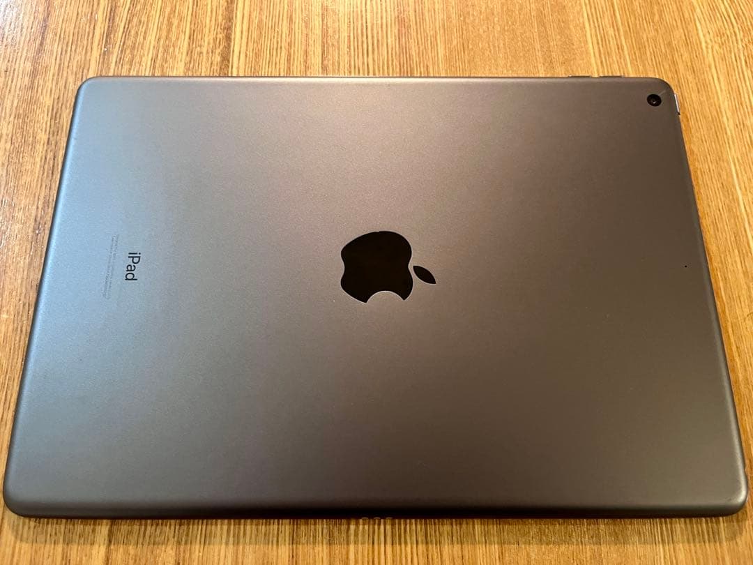 Apple iPad (第８世代) Wi-Fi 32GB スペースグレイ