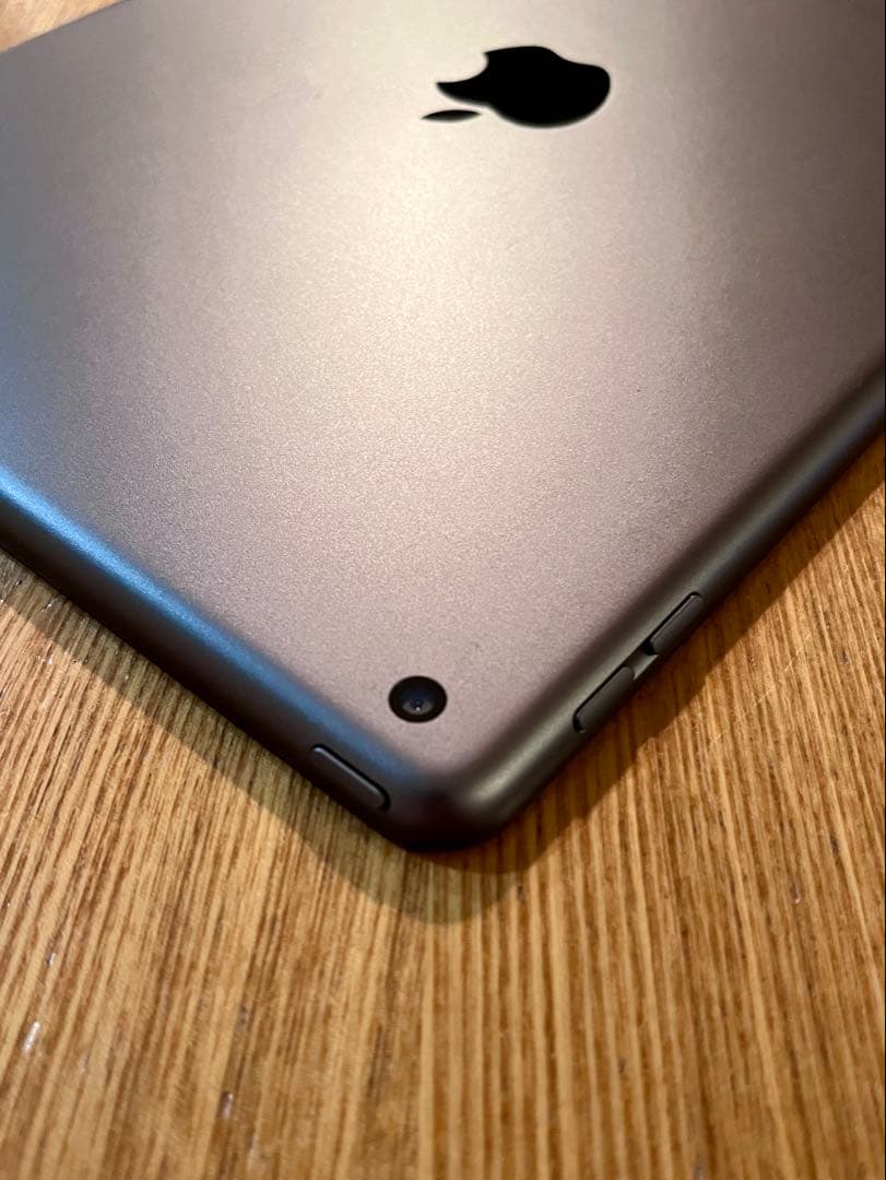 Apple iPad (第８世代) Wi-Fi 32GB スペースグレイ