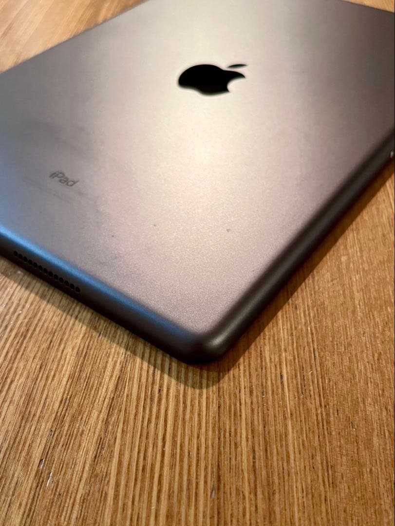 Apple iPad (第８世代) Wi-Fi 32GB スペースグレイ