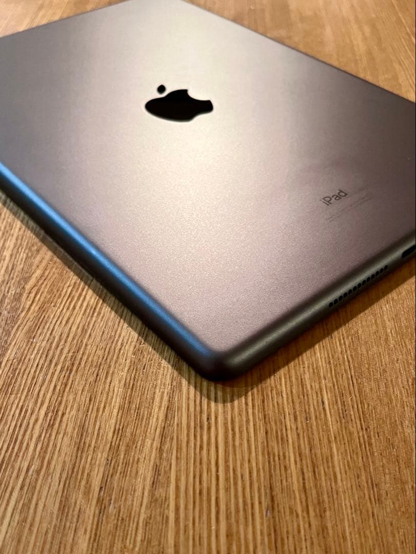 Apple iPad (第８世代) Wi-Fi 32GB スペースグレイ