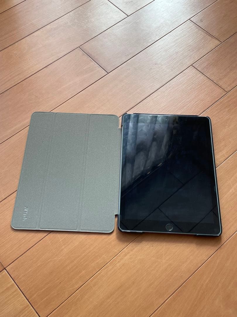 iPad (第6世代)Wi-Fiモデル、128GB