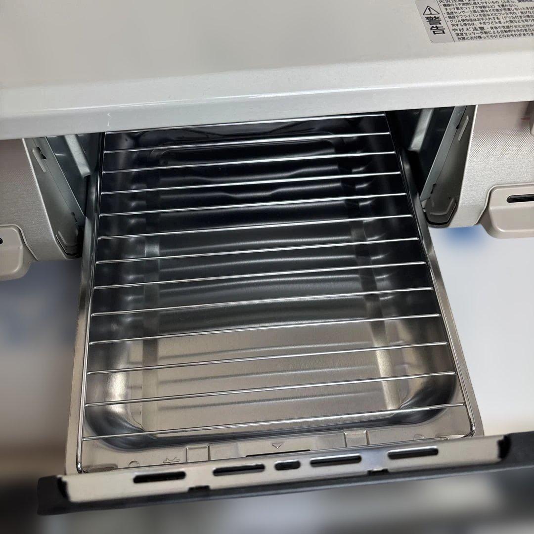 クリームベージュ