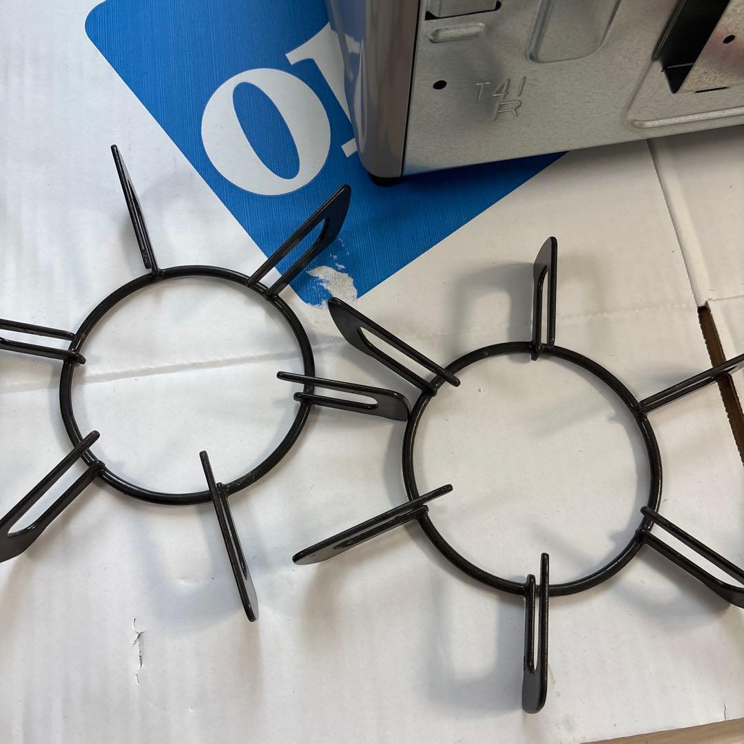 クリームベージュ