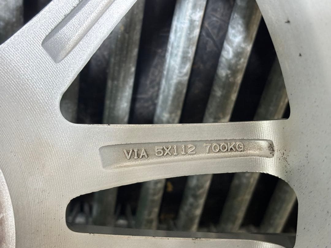 バリ溝‼️225/45R17 PCD112 コンチネンタルスタットレスホイール4本