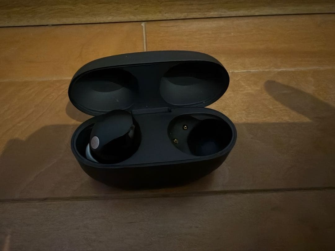 【左のみ】wf-1000xm5箱、ケース、イヤーピース付