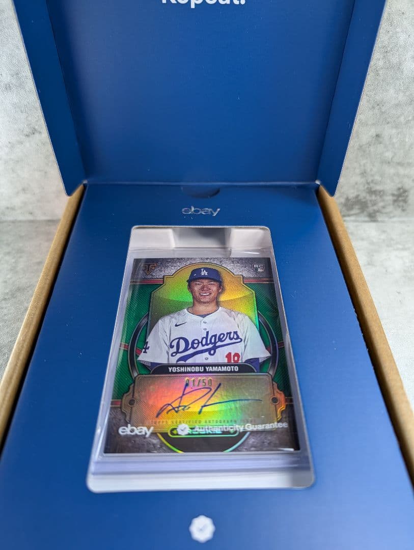 【01/50】山本由伸 直筆サイン 2024 Triple Threads