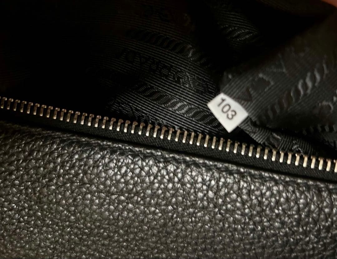 プラダ　PRADA ショルダーバッグ　ブラック