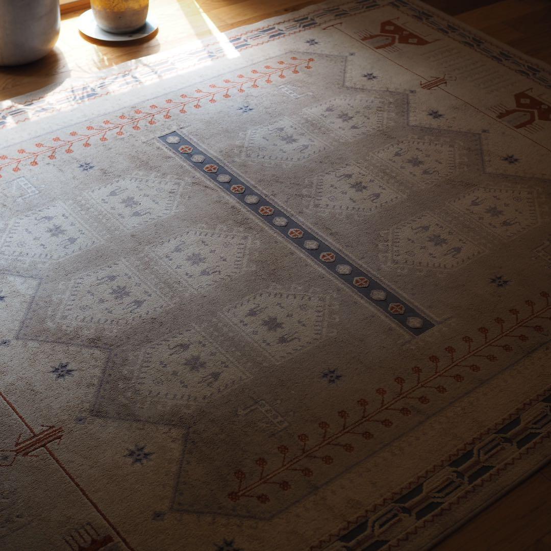 ウニコ ラグ　186×256