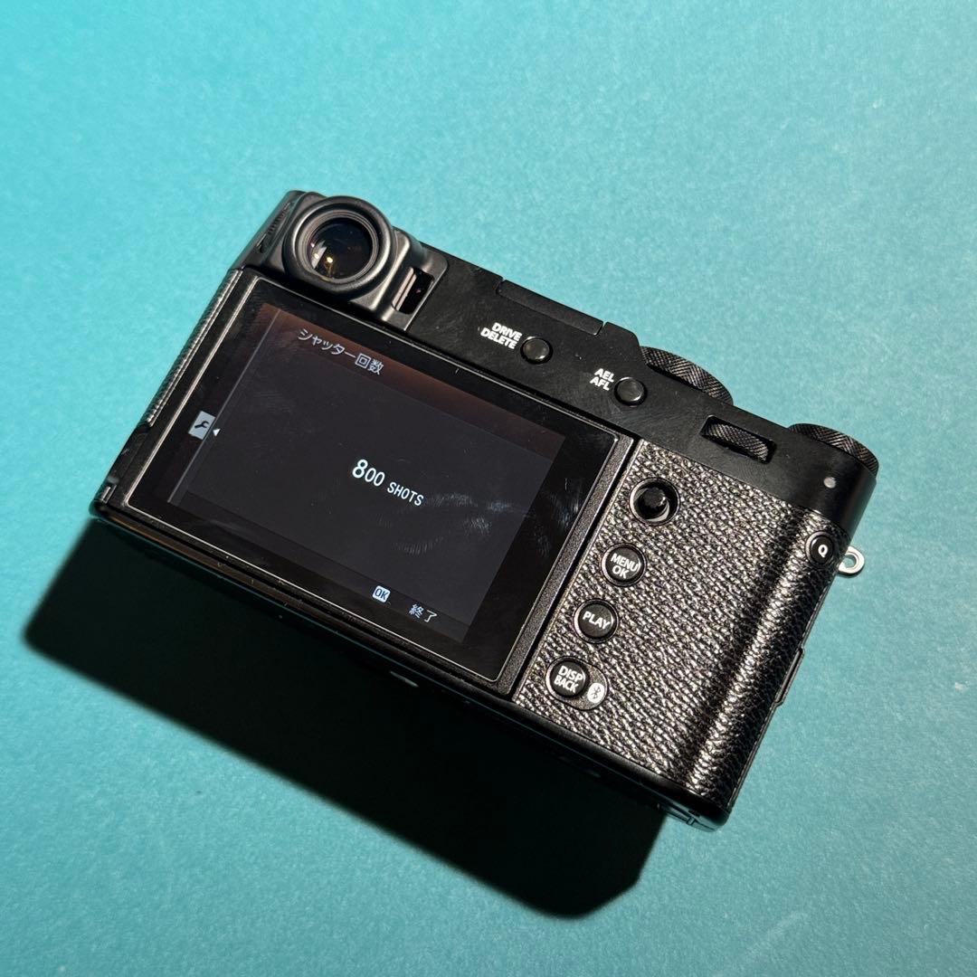 美品　2026年1月購入　X100VI BLACK 日英版　FUJIFILM