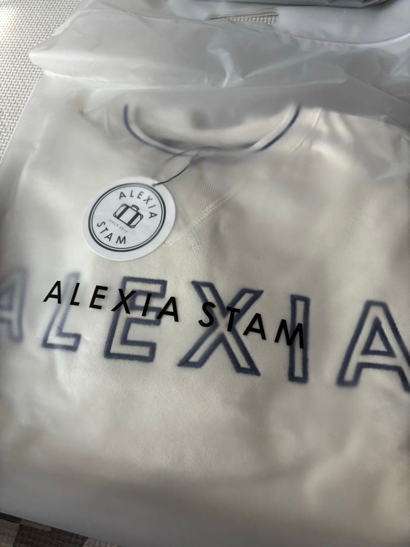 Ｍint　ALEXIA STAM アリシアスタン トレーナー 新品タグ付き