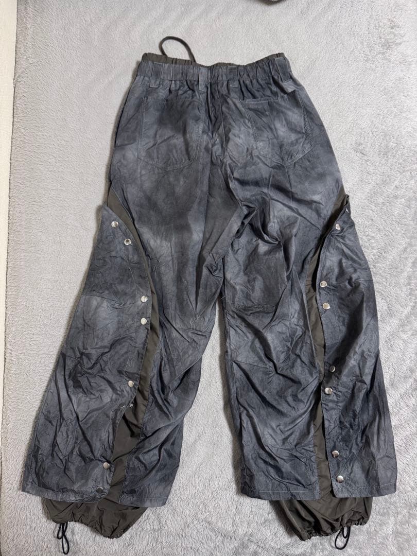 【GRANCY】ボタンレイヤードデザインナイロンパンツ グレー カーキ S