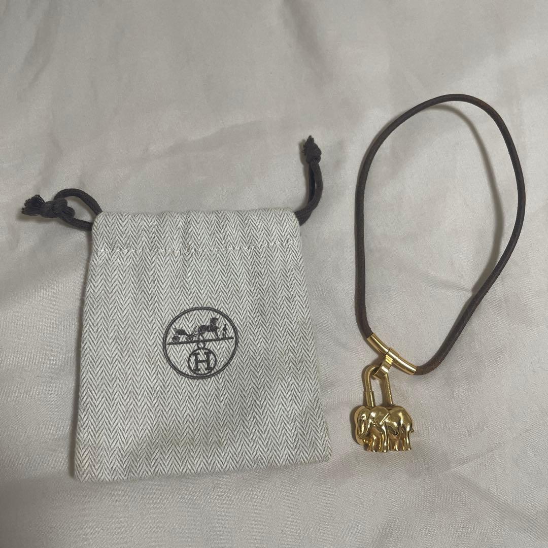 HERMES カデナ　象　チャーム　ゴールド