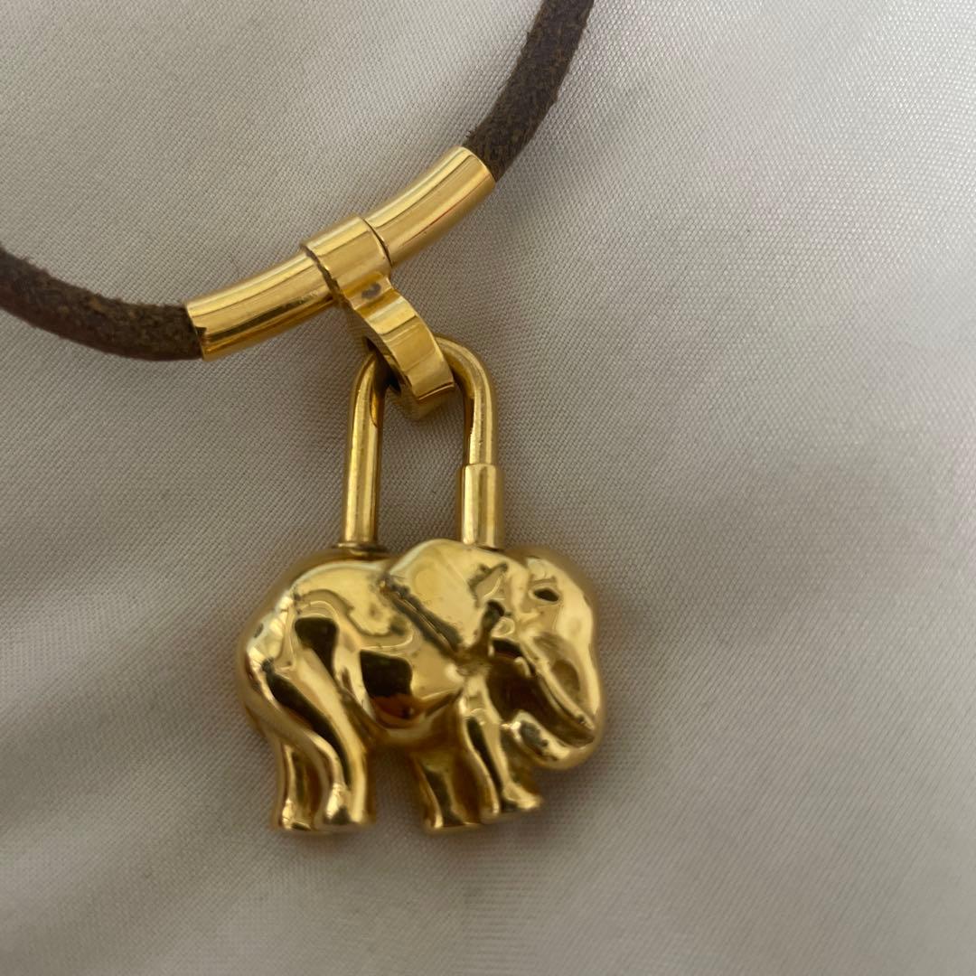 HERMES カデナ　象　チャーム　ゴールド
